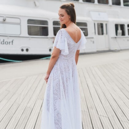 Azalea von Blanchelle: Maßgeschneidertes Hochzeitskleid