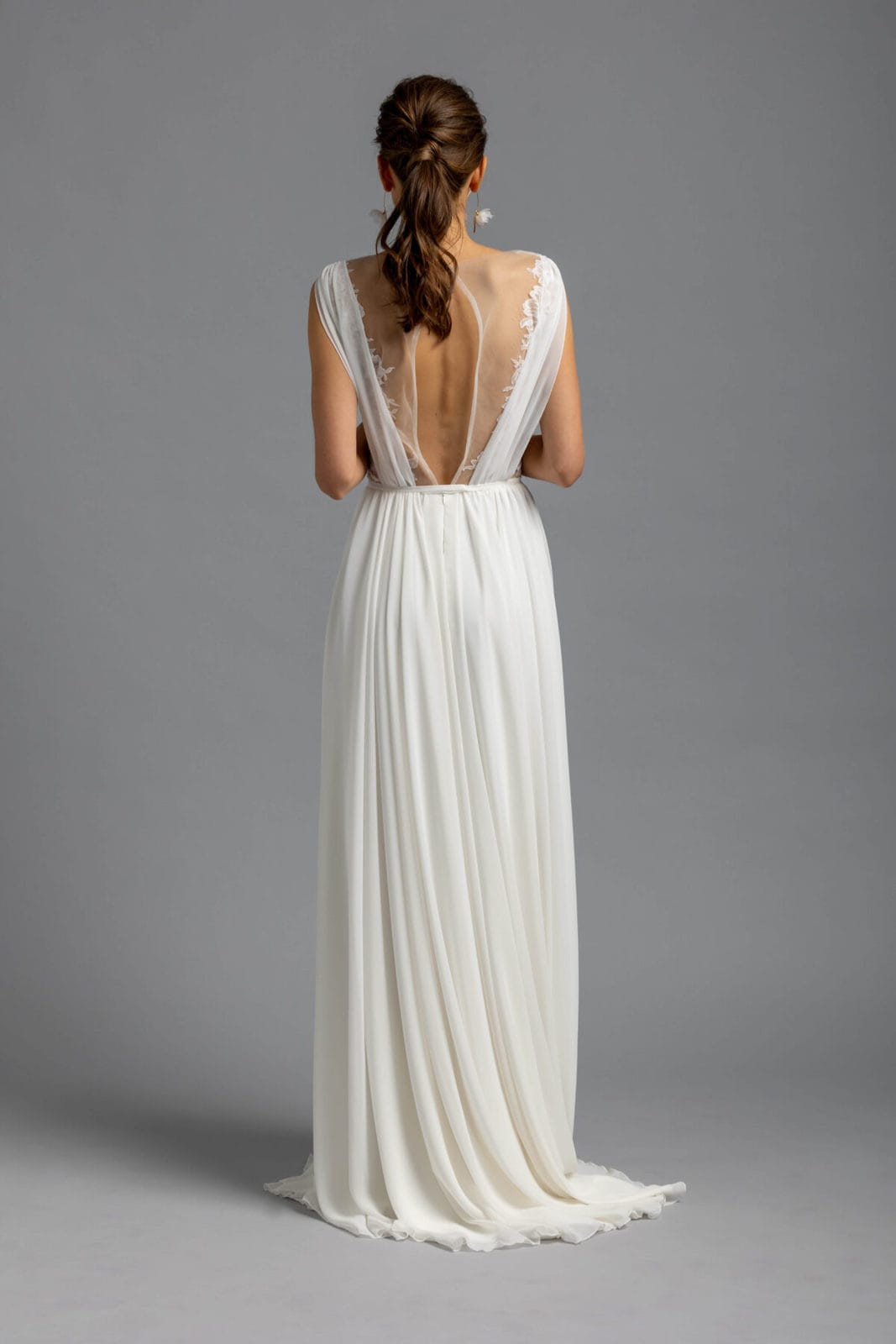 Beatrice von One&Only: Hochzeitskleid maßgeschneidert von Weddista