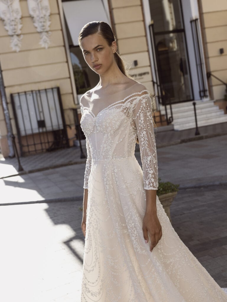 Langärmeliges Brautkleid Mona von Ricca Sposa: Maßgeschneidert von Weddista